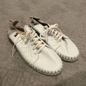 Fabiola’s everyday sneakers